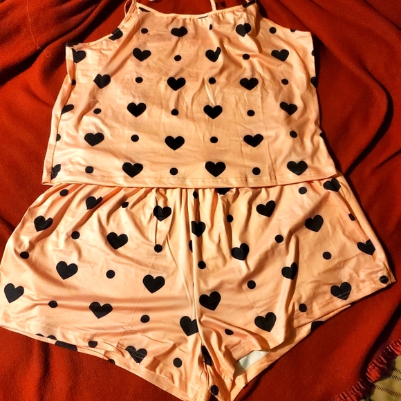 ๐๐ Coral Pink with Black Hearts Shorts PJ - Picture 4 of 10